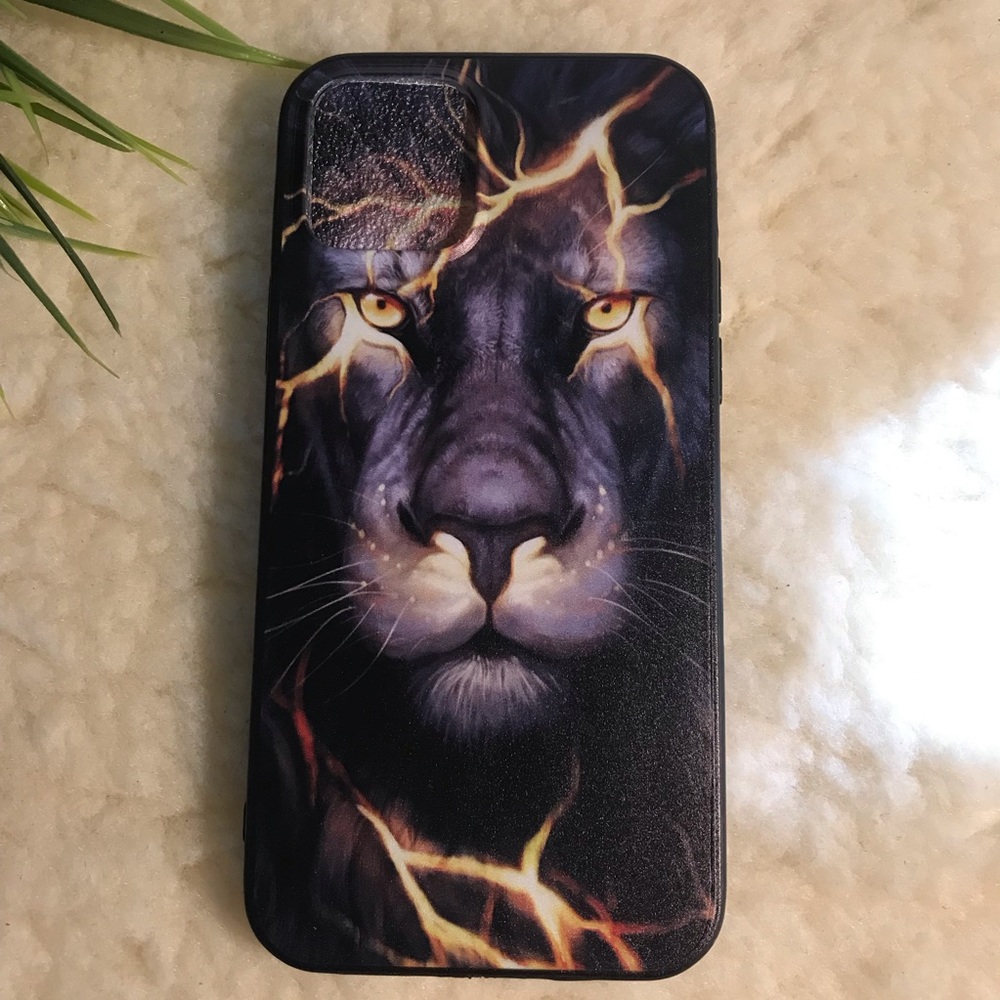 New iPhone12/ 12 Pro case Lion